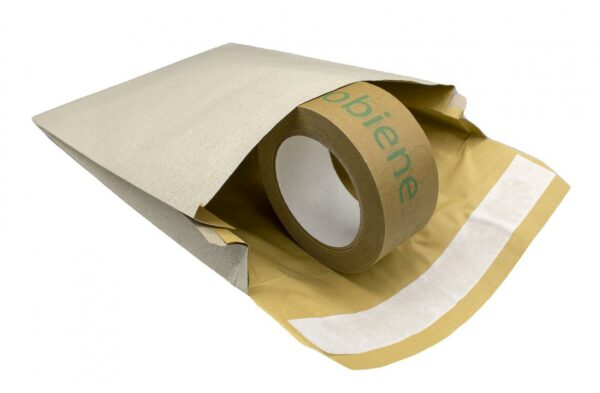 Gute Polsterung per Briefversand für kleinere Gegenstände. Umweltfreundliches Verpackungsmittel für Warenpost.