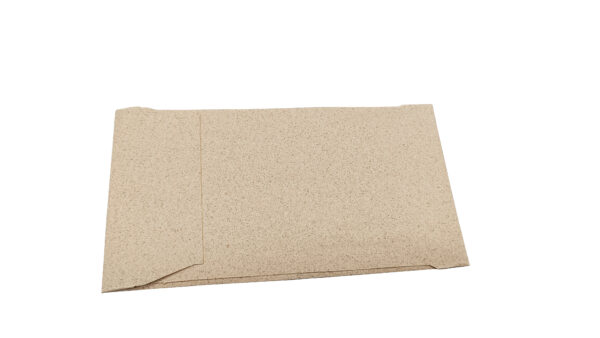 Rückansicht gepolsterter Kompaktbrief Din Lang aus Graspapier für kleine Gegenstände. Versandmaterial umweltfreundlich ohne Plastik.